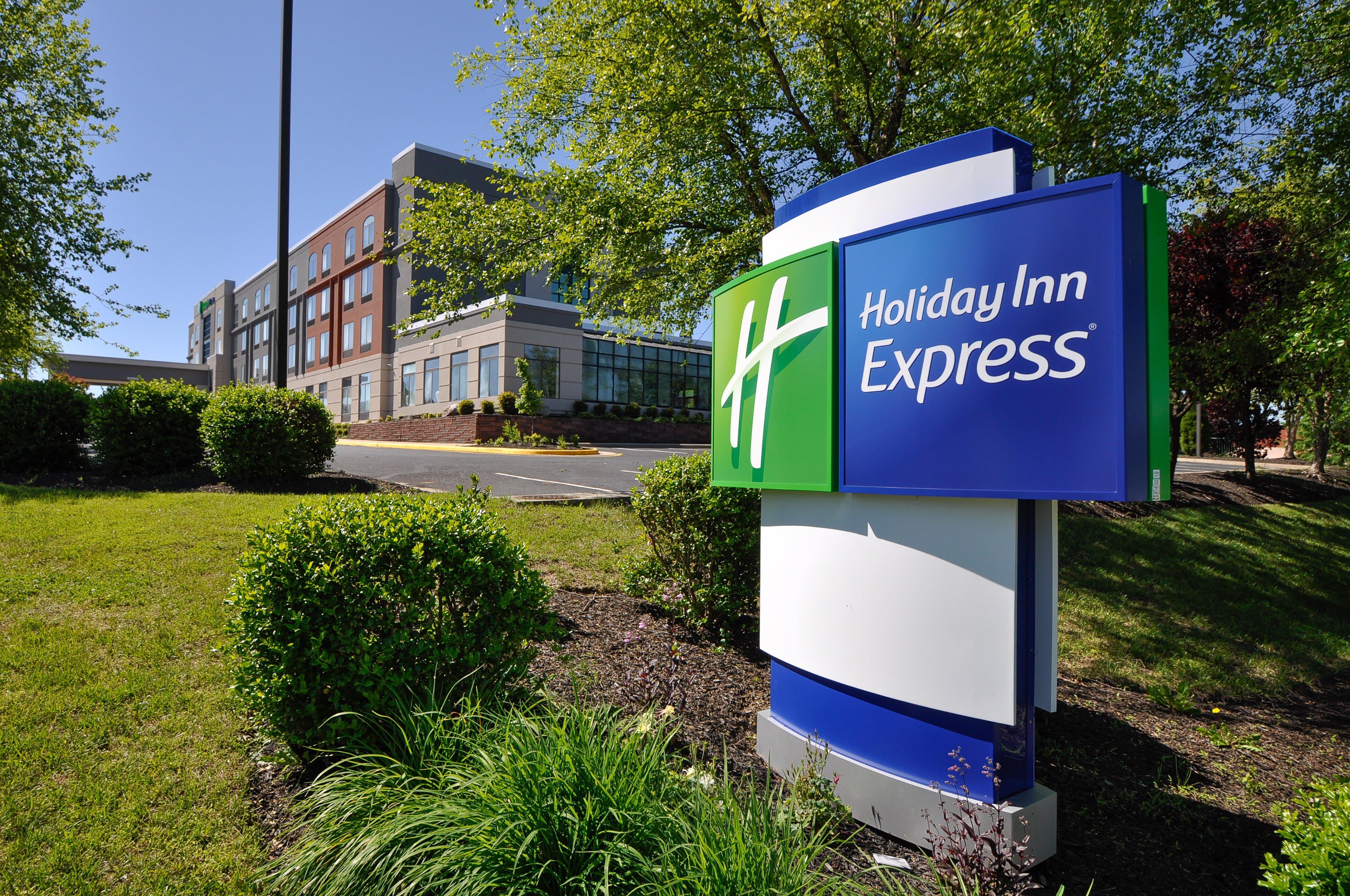 Holiday Inn Express Quantico Стафорд Екстериор снимка